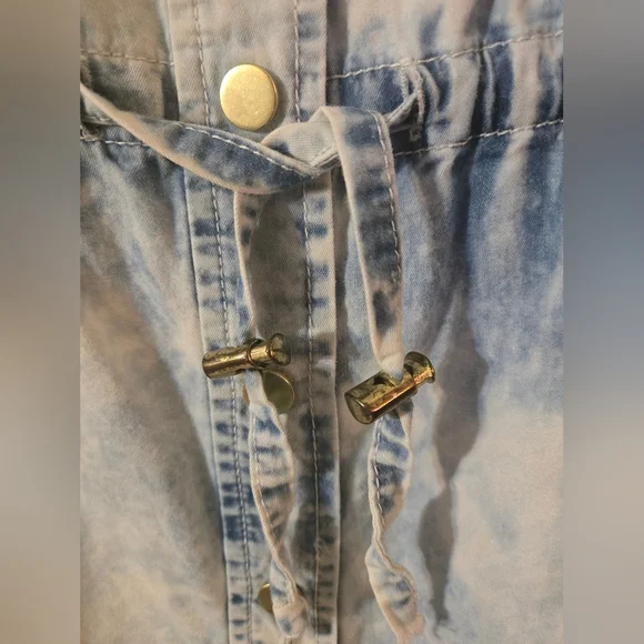 Chico's Acid Wash Lightweight Denim Dress Chico's Size 1/US Size Med/Size 8 - Picture 7 of 13